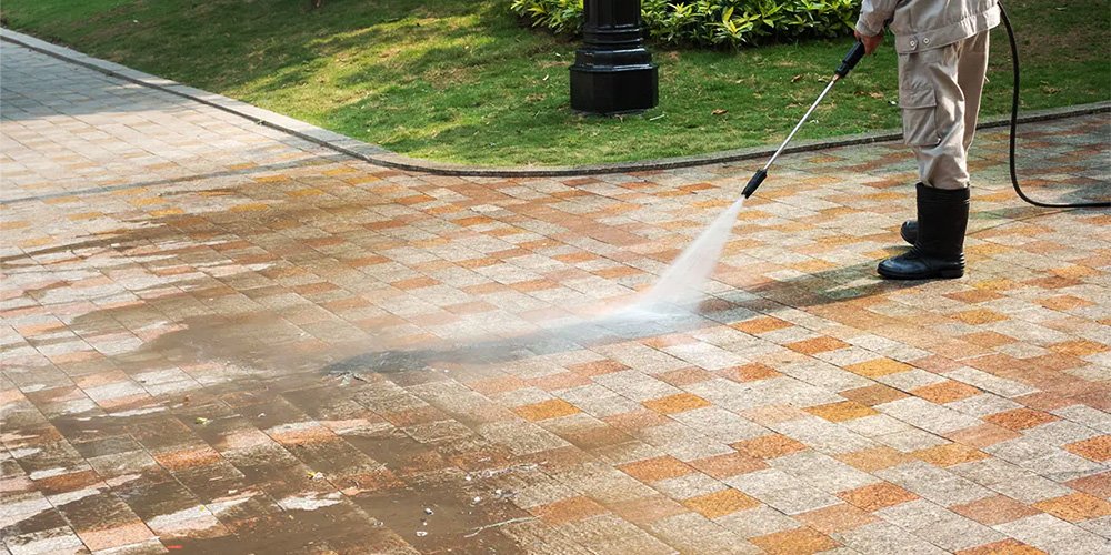 Methods For Cleaning Driveways