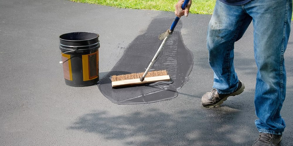 The Best Tips For Cleaning Your Driveway Yourself